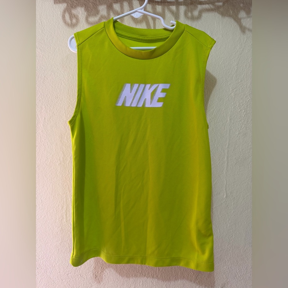 Nike tee